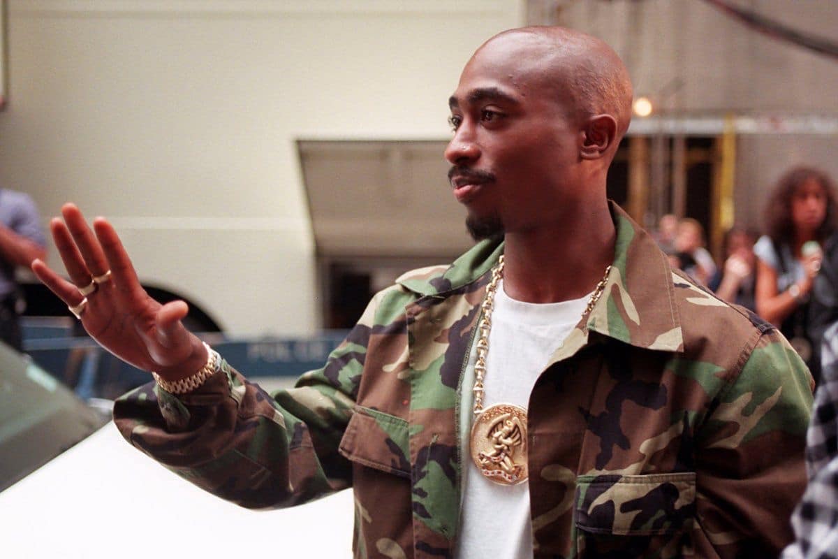 2pac First Rapper 2 Albums Top Billboard 200 In One Year